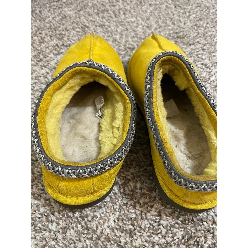 UGG Tasman Big Kid Size 4 - women's size 5.5 /6 - Gold preloved - Picture 5 of 6